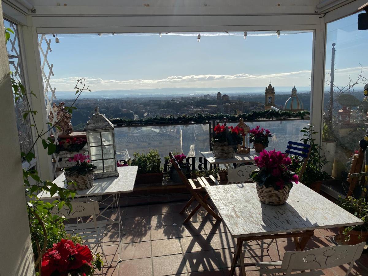 קלטג'ירונה Casa Tipica Siciliana Patronale Home Bedandbreakfast Tremetrisoprailcielo Camere Con Vista, Colazione Interna In Terrazzo Panoramico מראה חיצוני תמונה